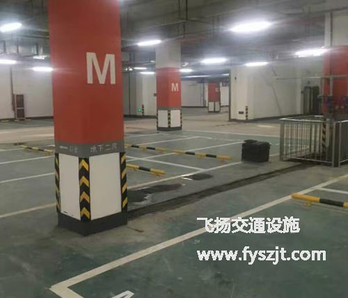 萬(wàn)達(dá)停車(chē)場(chǎng)劃線工程