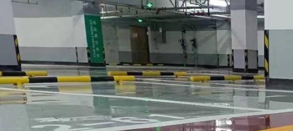 蘇州環(huán)氧地坪廠家分析，冬天進(jìn)行地坪施工時(shí)，特別注意以下幾個(gè)方面？
